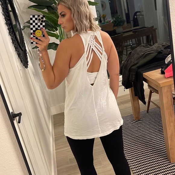 White Tank - Picture 2 of 3